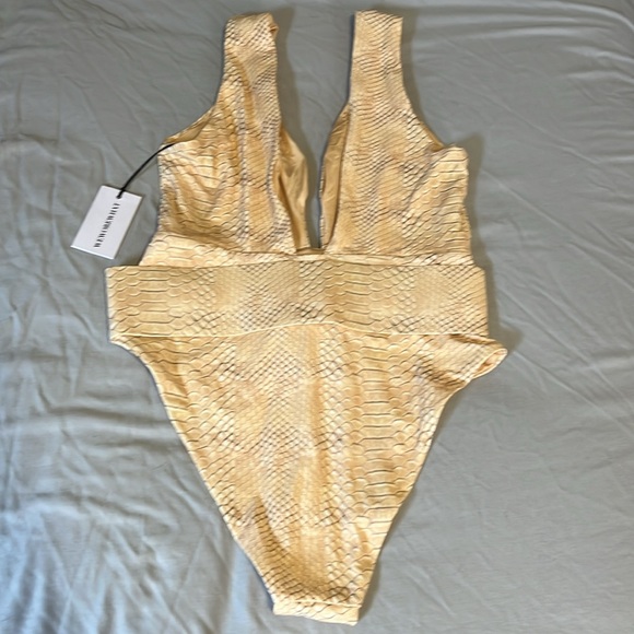 Plunge Belted One-Piece Swimsuit - NWT - Picture 7 of 7
